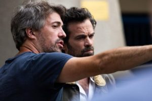 Le réalisateur Thomas Cailley et l'acteur Romain Duris sur le tournage du Règne animal