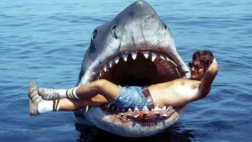 Steven Spielberg dans la gueule de Bruce